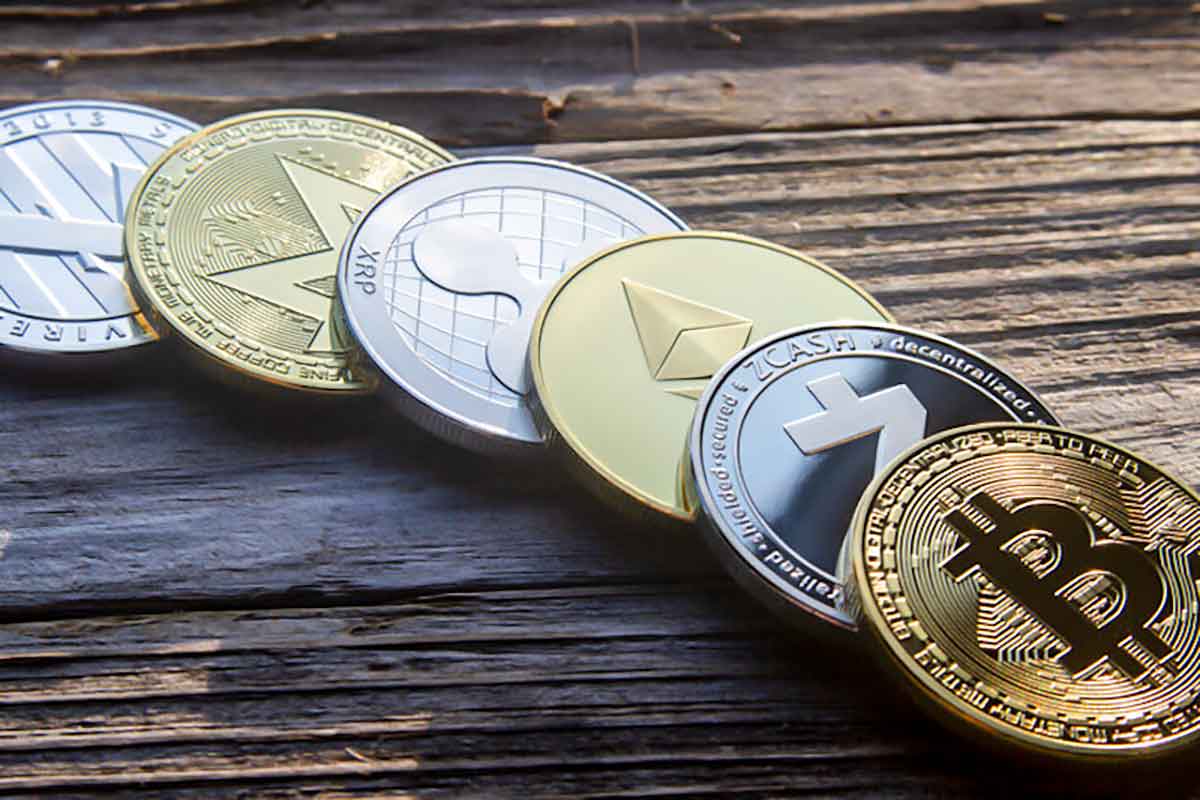 Is Altcoin Season Delayed? Crypto Buzz Moves to These Meme Coins