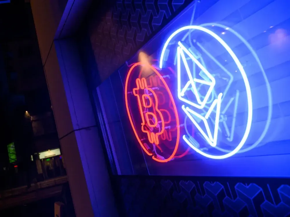 Ethereum Leads Gains After Record $1B ETF Inflows – Bitcoin, Altcoins Slide Ahead Of Inflation Data
