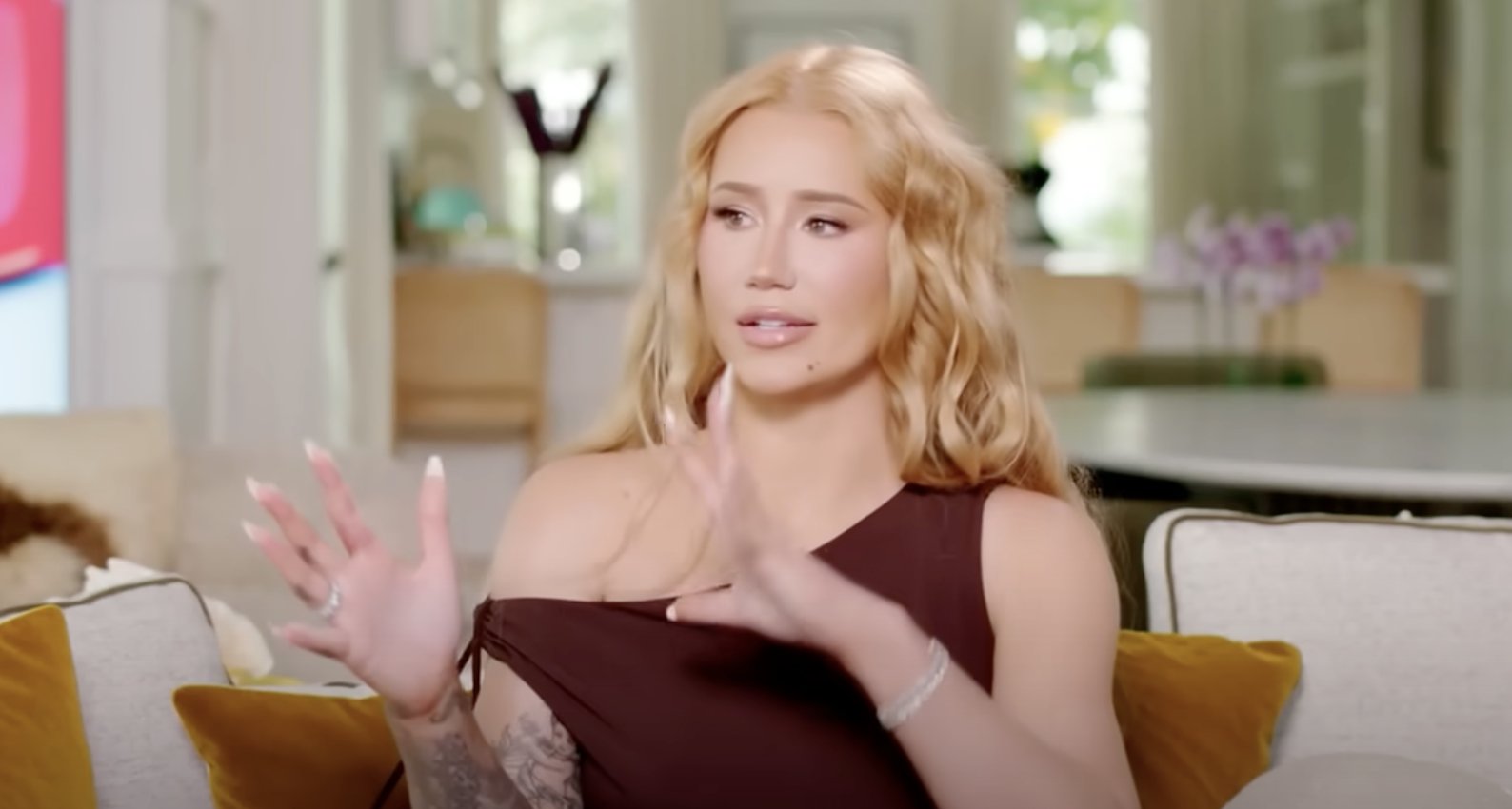 Iggy Azalea Reflects on Launching Memecoin, Making Millio…